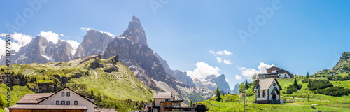 Valokuva Panoramic view at the mountains from Rolle pass in Dolomites, Italy