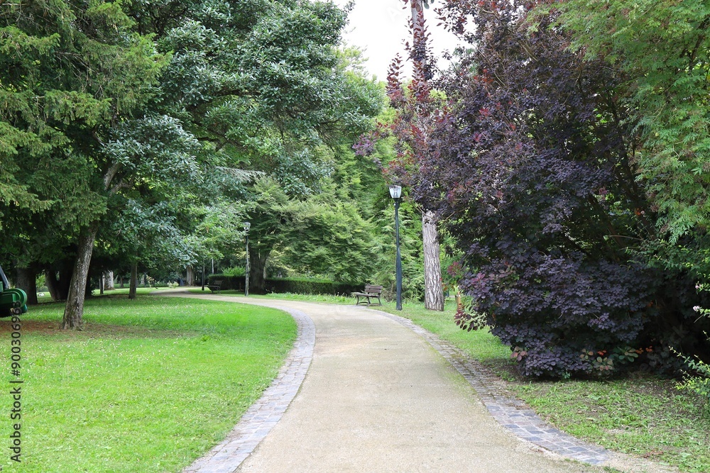 Le parc Japiot, parc public, ville de Verdun, département de la Meuse, France Le parc Japiot, parc public, ville de Verdun, département de la Meuse, France