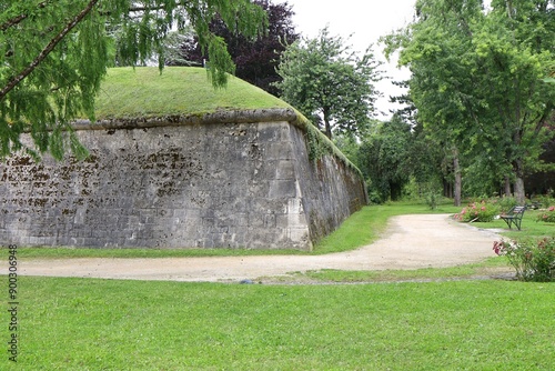 Le parc Japiot, parc public, ville de Verdun, département de la Meuse, France photo