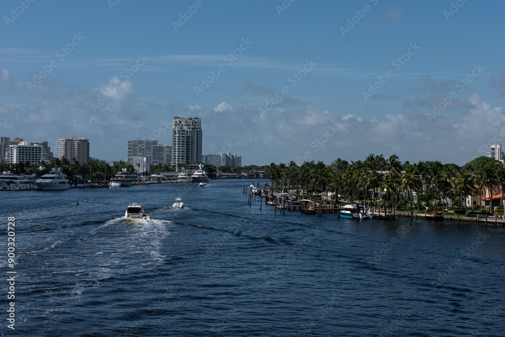 Fototapeta premium Fort Lauderdale, a residential city close to the beach