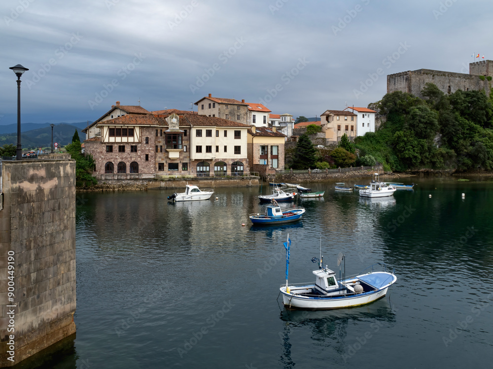 Fototapeta premium boats in the harbour