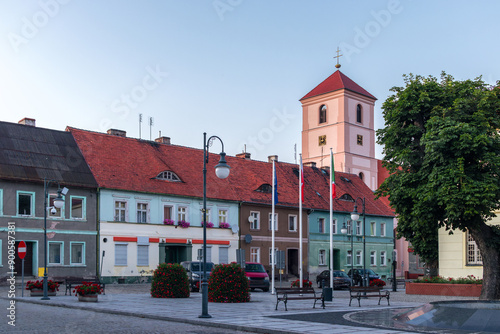 Obraz na płótnie Market Square in Otyń (Poland, Nowa Sól County, Lubusz Voivodeship). Summer evening cityscape. w salonie