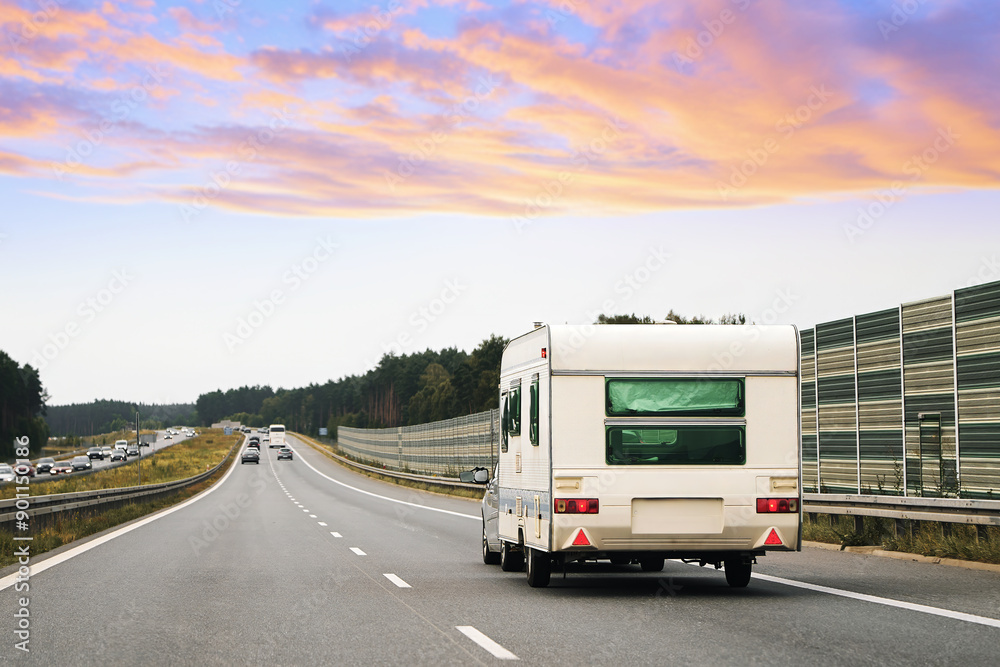 Obraz premium Modern motorhome on scenic road trip