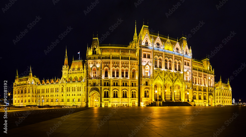 Fototapeta premium Panorama of Hungarian Parliament at night, Budapest
