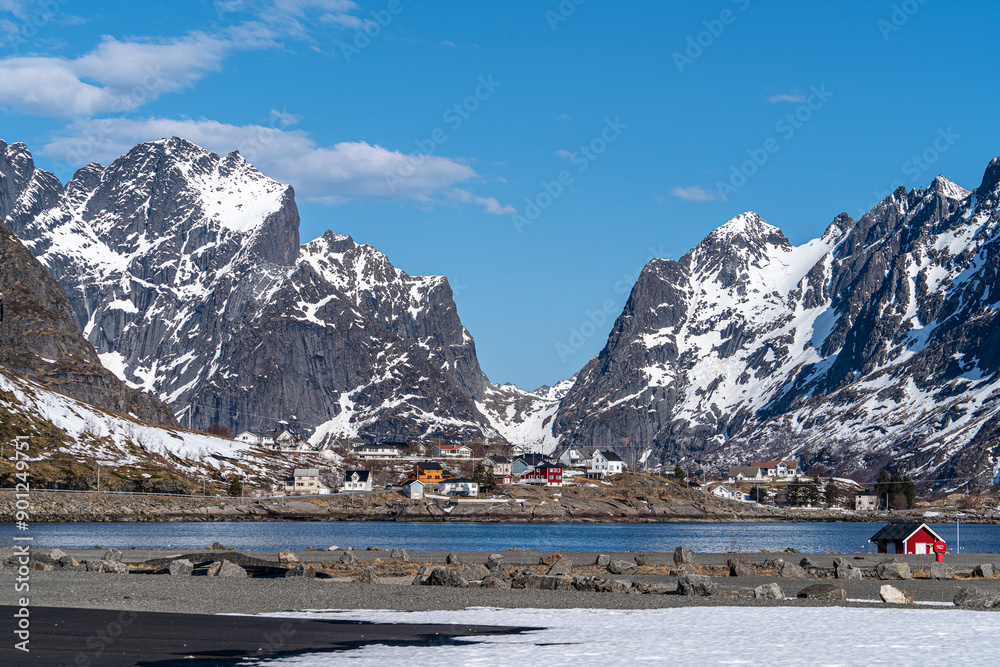 Fototapeta premium view of reine village lofoten norway