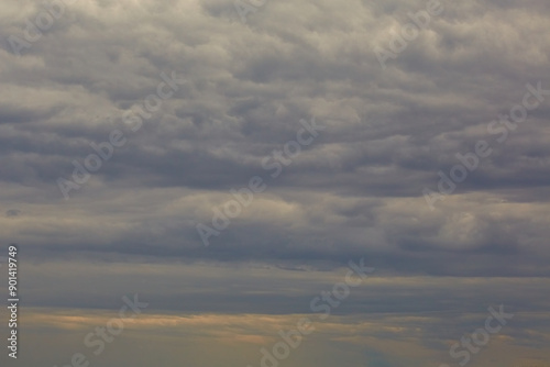 Fototapeta Naklejka Na Ścianę i Meble -  Evening sky covered with clouds