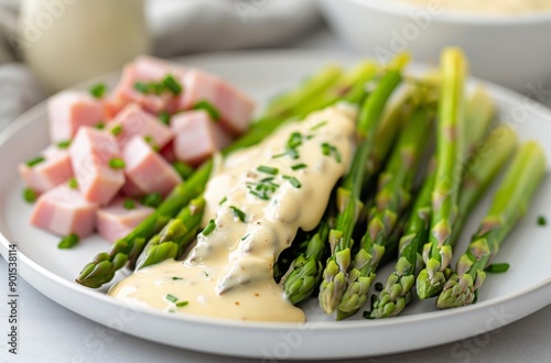 Asparagus With Hollandaise Sauce and Ham