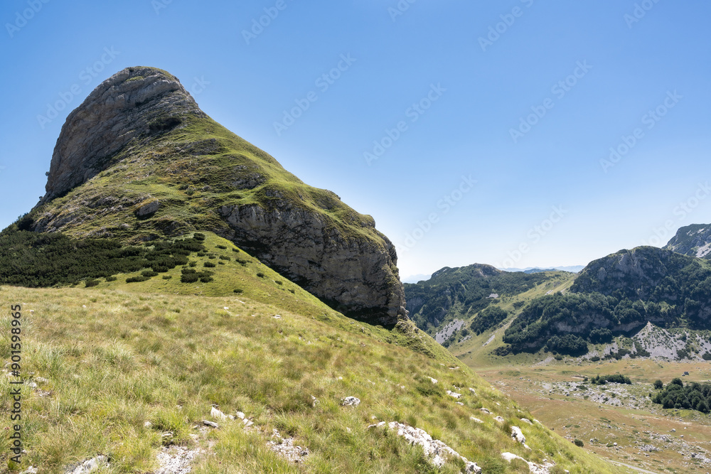 Obraz premium Majestic summer day in the Durmitor National park. Village Zabljak, Montenegro, Balkans, Europe. Scenic image of popular travel destination. Discover the beauty of earth. Hiking nature destination