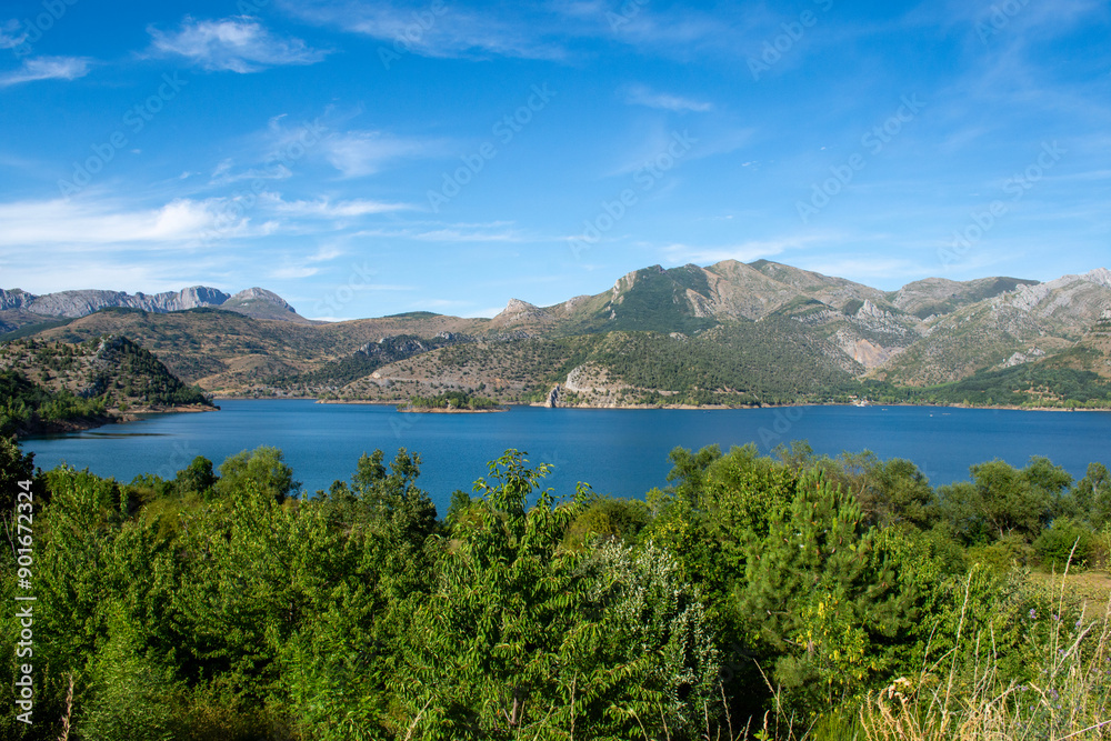 Embalse de Barrios de Luna Embalse de Barrios de Luna