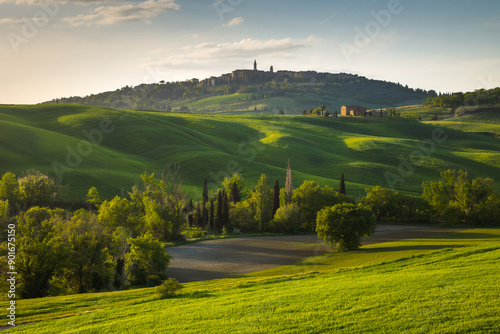 Obraz na płótnie Spectacular landscapes of Val di Orcia in Tuscany, taken during sunset. Spring is the best time to visit this region. w salonie