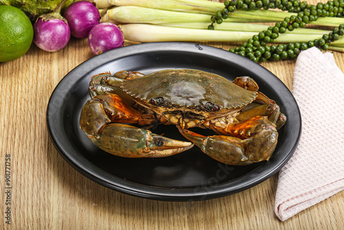 Delicous fresh raw uncooked crab