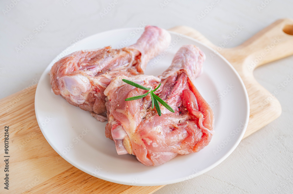 骨付きモモ肉の下ごしらえ 骨付きモモ肉の下ごしらえ