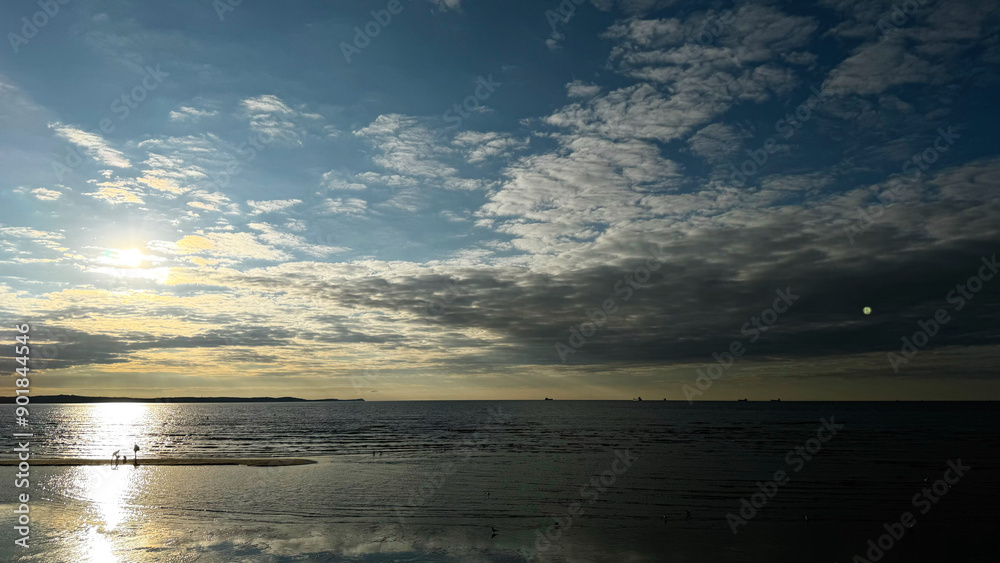 Obraz premium sunset over the sea