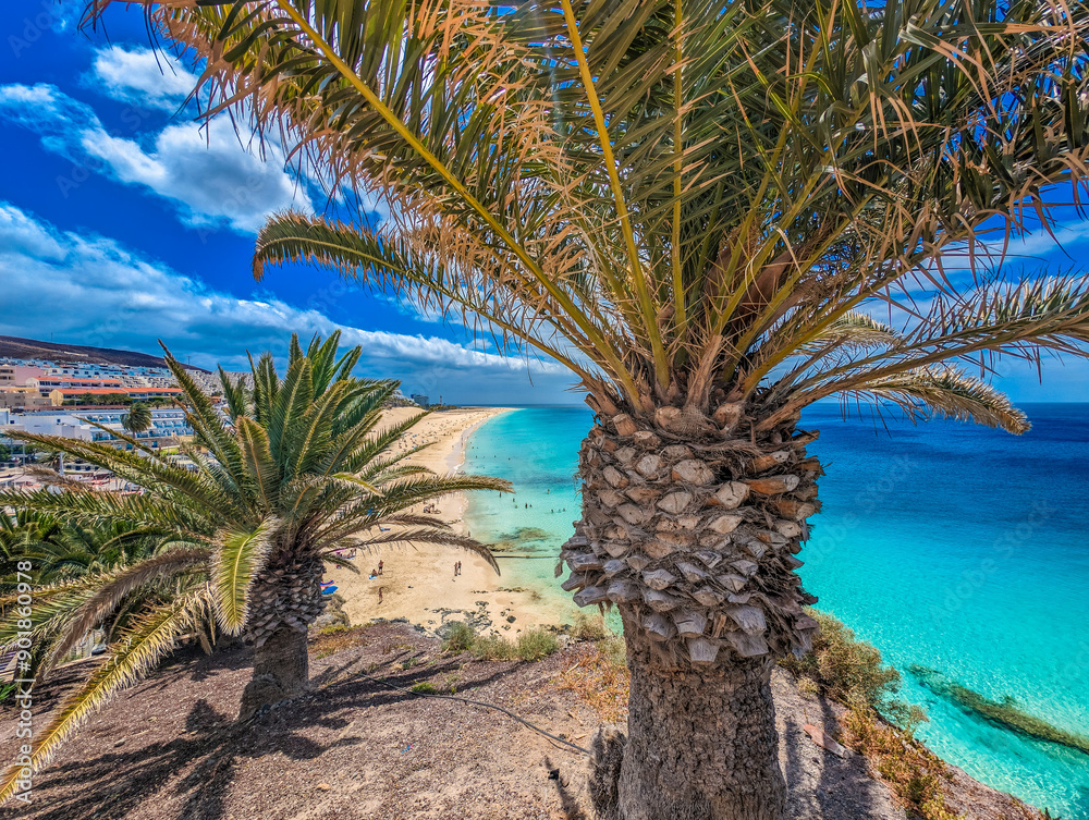 Φωτογραφία White sandy beach and blue water in Morro Jable, south of Fuerteventura, Canary