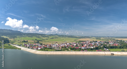 Obraz na płótnie Summer skyline cityscape of Frydman village at Czorsztyn lake (Jezioro Czorsztyńskie) in Lesser Poland (Małopolska), Poland. Wide panoramic aerial view w salonie