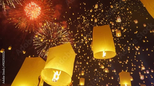Thai people release sky floating lanterns or lamp to worship Buddha's relics at night. Traditional festival in Chiang mai, Thailand. Loy krathong