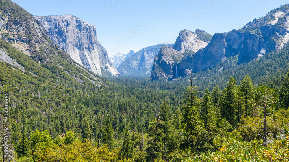 Fototapeta premium Tunnel View at Yosemite National Park Valley, California, USA