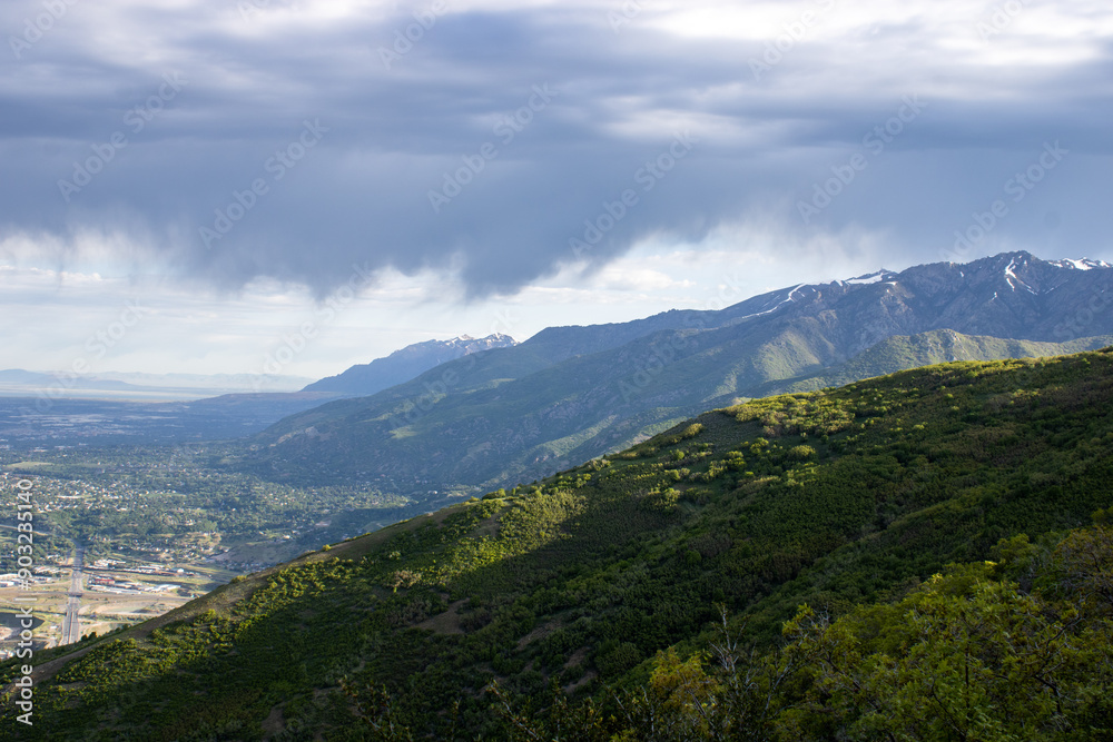 Fototapeta premium Summer Hiking views of Great Western Trail Layton City Utah