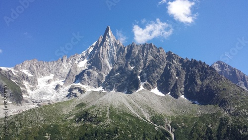 Photos Impresionante vista de un paisaje natural que captura la serenidad y la majestuosidad de la naturaleza en su máxima expresión