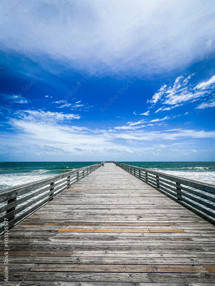 Obraz premium Empty Boardwalk Ocean View