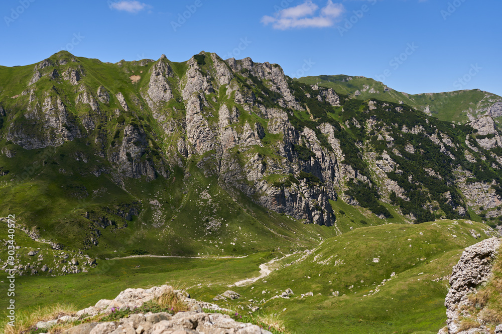 Obraz premium Limestone mountains landscape
