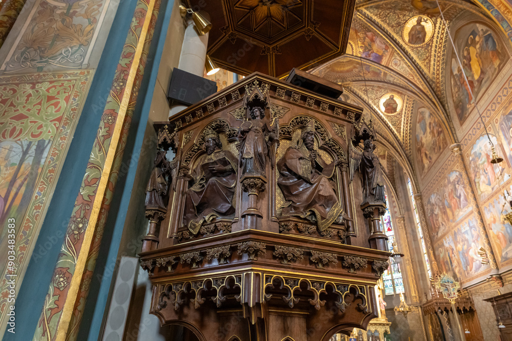 Obraz premium Part of balcony for reading prayers in Saints Peter and Paul Basilica in Vysehrad district of Prague in Czech Republic