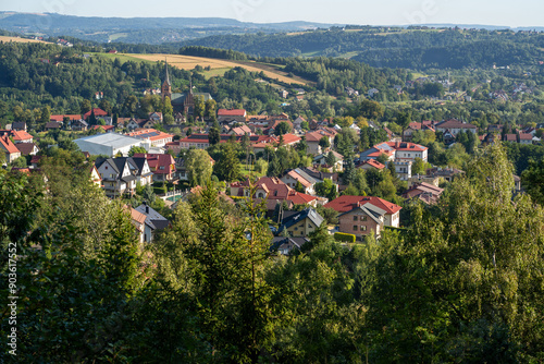 Obraz na płótnie Panorama na małe miasteczko Ciężkowice w salonie