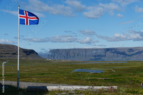 Obraz na płótnie isländische Flagge, Westfjorde, Island w salonie
