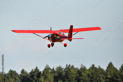 Tableau sur toile Dangerous aerobatics, airshow, Gryżliny, Poland
