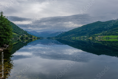 Riflessi sul lago