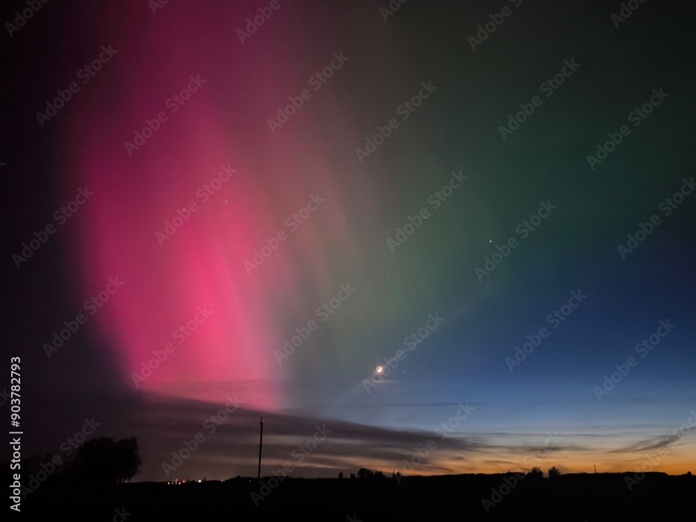 Aurora and moon
Aurora and moon