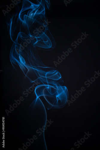 The artwork created from smoke is beautiful and gentle. Taken with a camera that has a high magnification rate.
