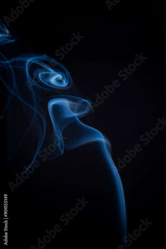 The artwork created from smoke is beautiful and gentle. Taken with a camera that has a high magnification rate.