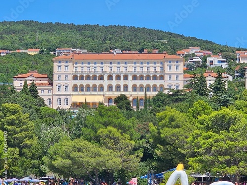 Crikvenica Kroatien Strand und Altstadt photo