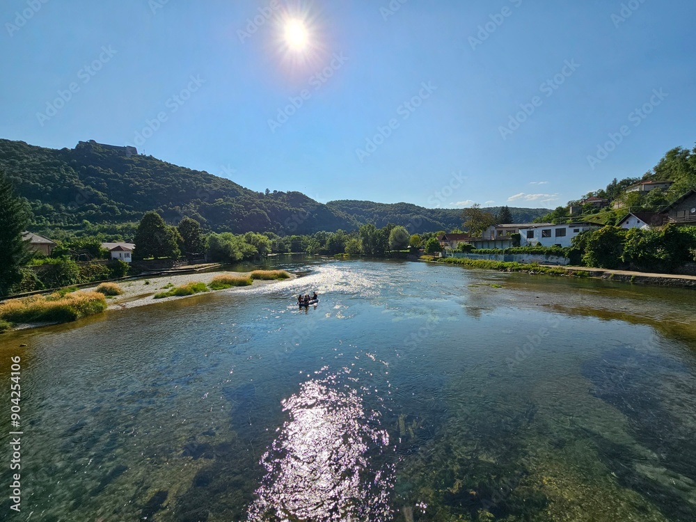 Fototapeta premium Una Nationalpark Bosnien. Wasserfälle, Kulen Vakuf und Martin Brod
