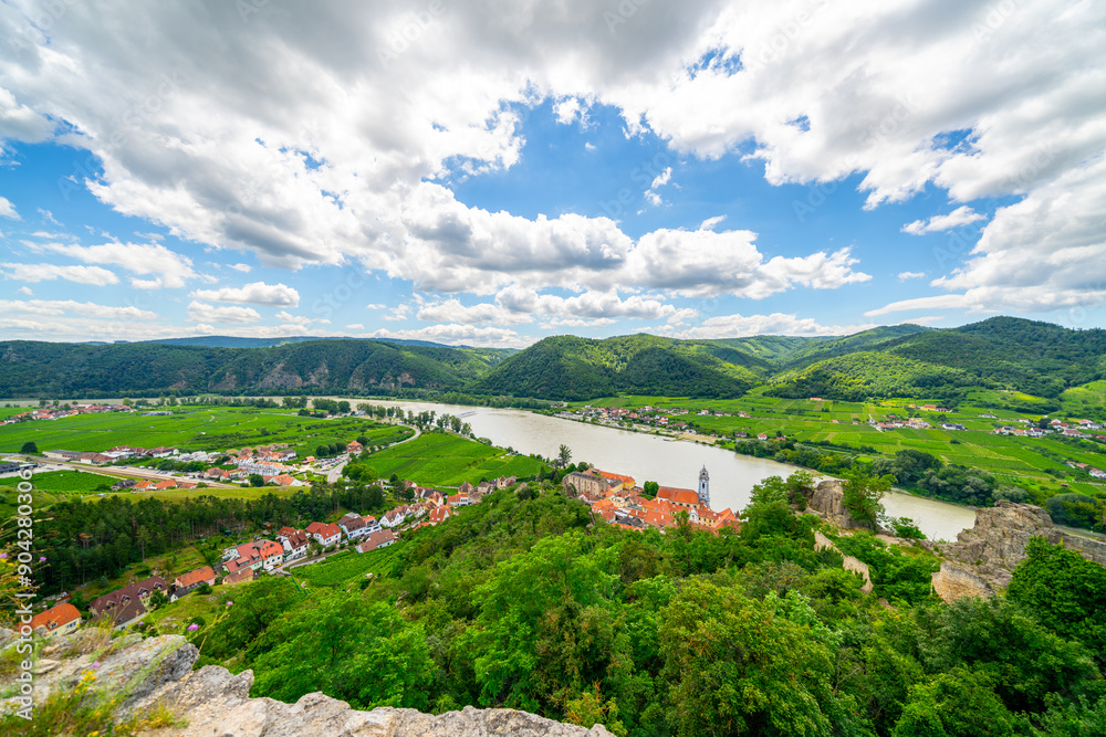 Obraz premium Dürnstein and surroundings in Austria