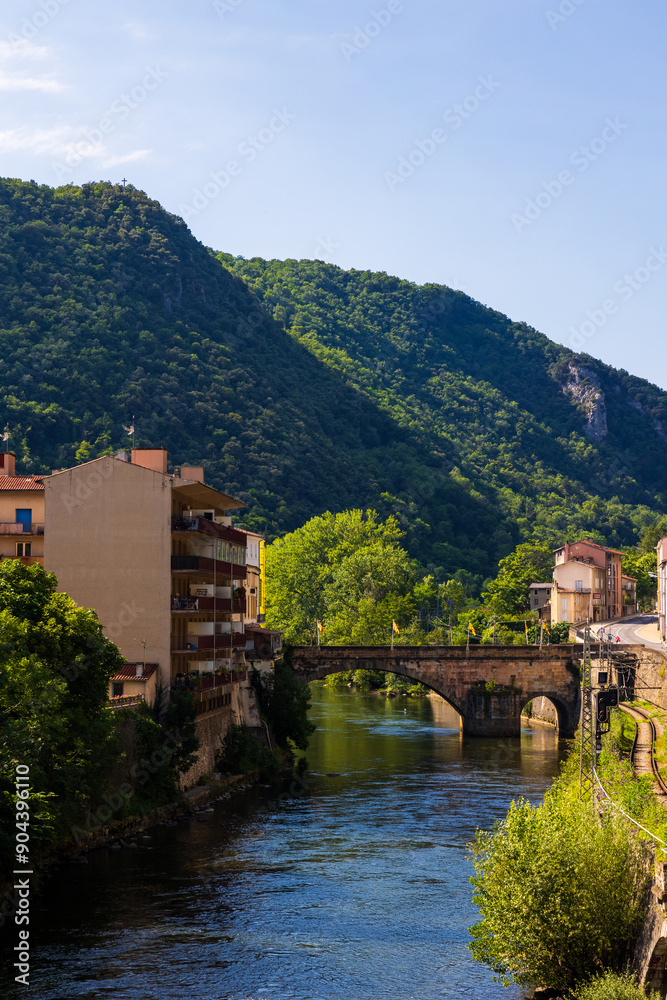 Rives de l’Ariège depuis le centre-ville de Foix Rives de l’Ariège depuis le centre-ville de Foix