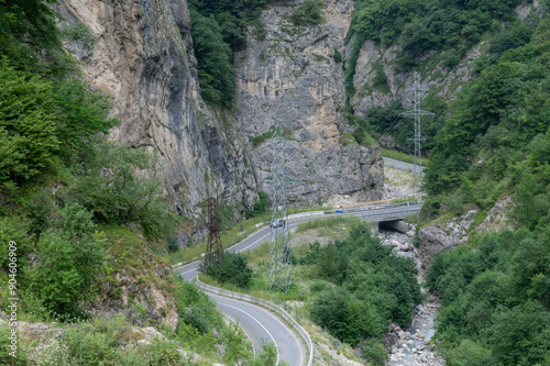 Obraz na płótnie Serpentine road in \ossetia w salonie