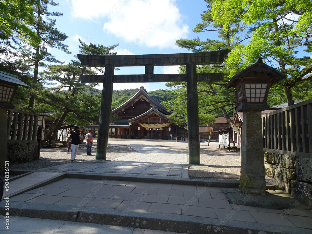 日本 出雲大社の拝殿と四の鳥居 島根県出雲市 写真
Japan Izumo Taisha shrine and fourth torii Izumo City, Shimane Prefecture Photo 日本 出雲大社の拝殿と四の鳥居 島根県出雲市 写真
Japan Izumo Taisha shrine and fourth torii Izumo City, Shimane Prefecture Photo