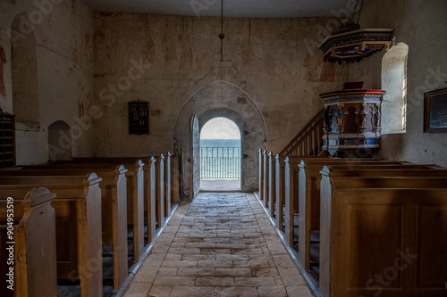 Die alte Kirche von Højerup an ser Ostküste Dänemarks