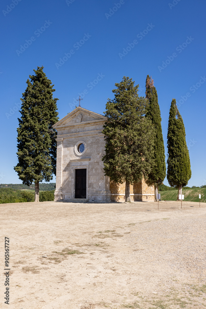 Obraz premium Capella Di Vitaleta in countryside between San Quirico and Pienza in Val d Orcia Tuscany. Italy