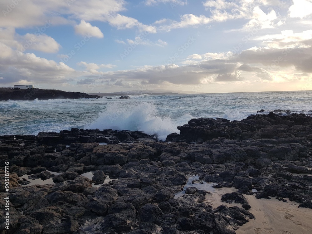 Fototapeta premium beach with rocks and sea