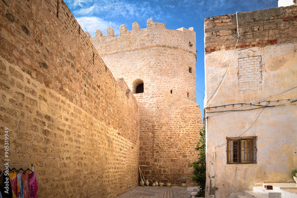 Skifa Kahla, also known as Bab Zouila, is a fortified gate that is one of the few remains of the ancient defensive walls of Mahdia in Tunisia. Skifa Kahla, also known as Bab Zouila, is a fortified gate that is one of the few remains of the ancient defensive walls of Mahdia in Tunisia.