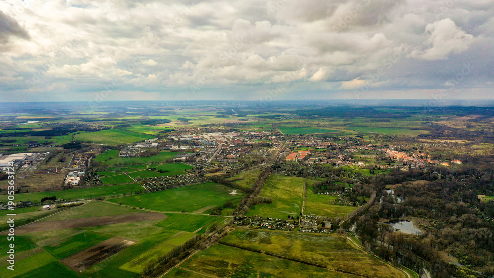 Obraz premium Der Fluss die Spree bei Lübbenau im Sommer - Luftbilder