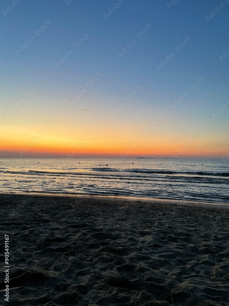 Naklejka premium sunset over the sea