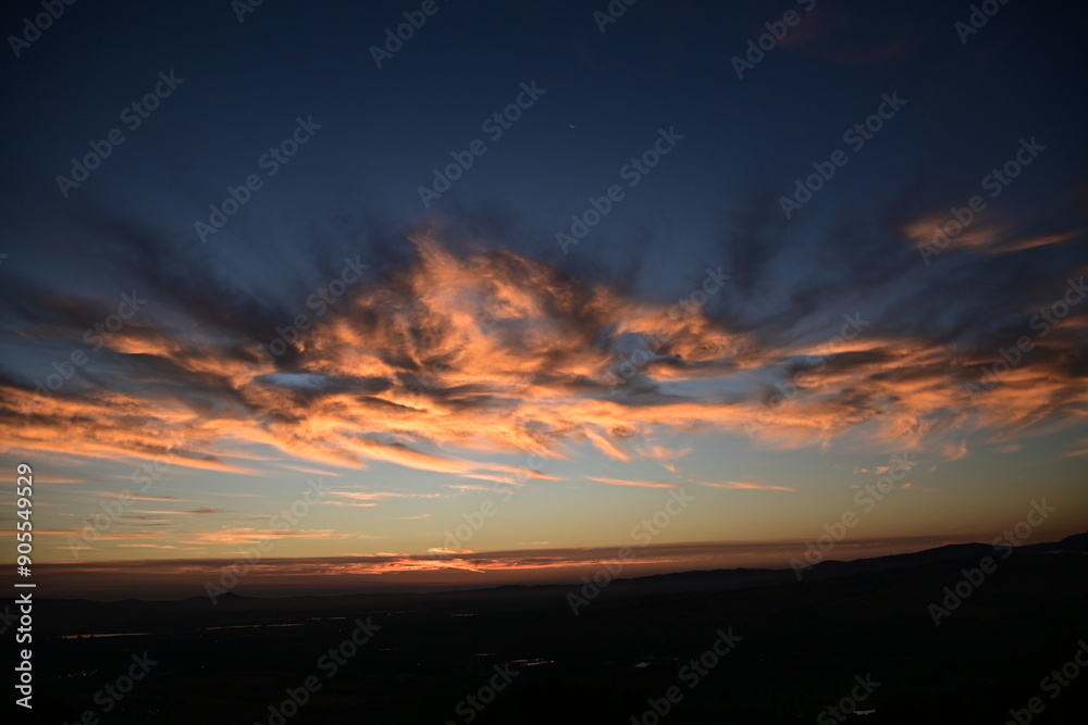 Fototapeta premium sunset over the mountains