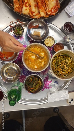 Popular Korean dish: Pork belly with a lid and side dishes + soybean paste stew