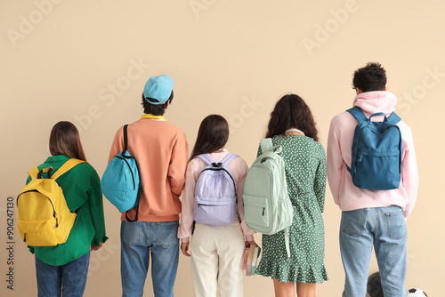 Group of teenage students w...