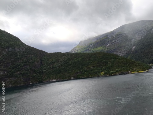 Fiordo de Geiranger, Fiordo Noruego, Interseccion