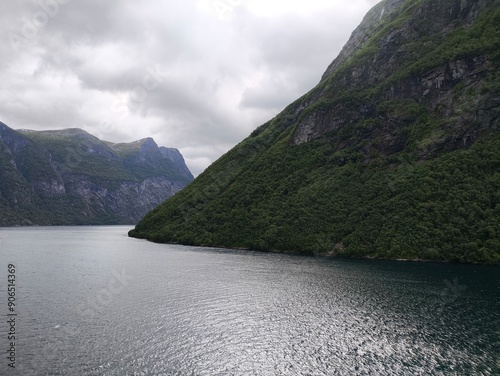 Fiordo de Geiranger, Fiordo Noruego, Entrada
